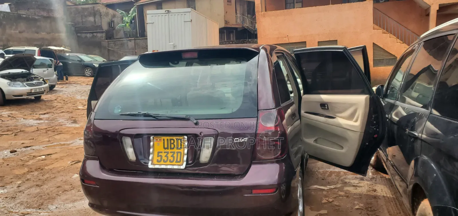 Toyota Nadia 2000 Maroon