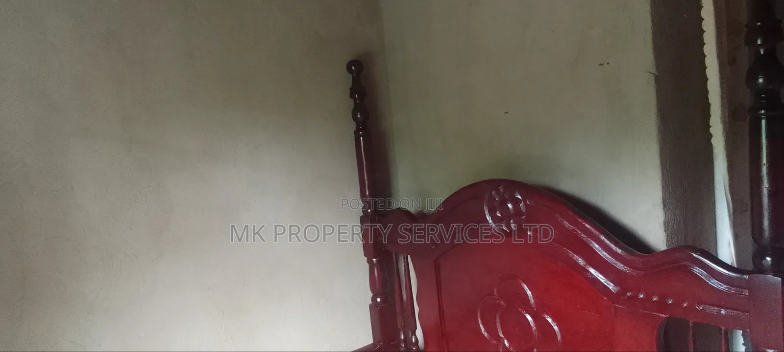 Slightly Used 5x6 Mahogany Bed in Matugga Kavule