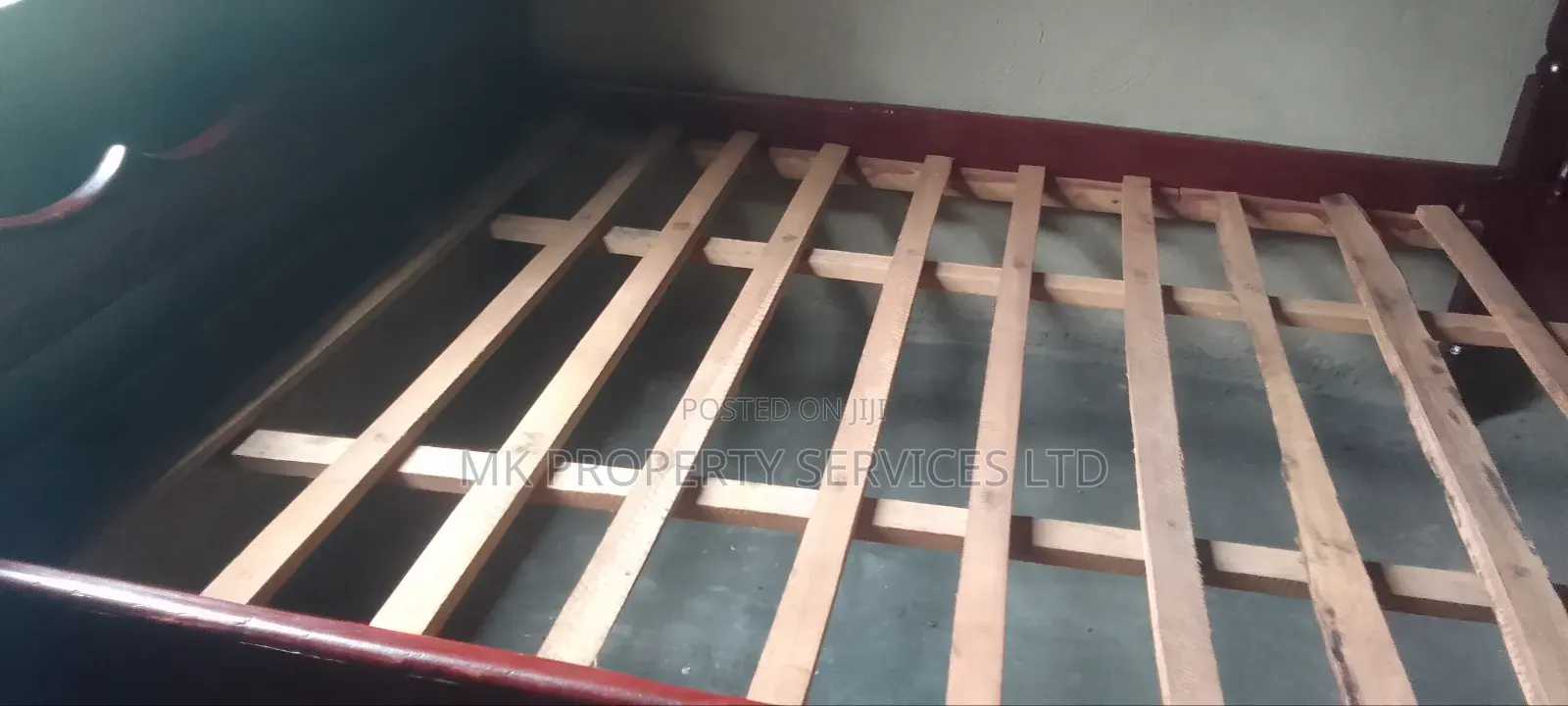 Slightly Used 5x6 Mahogany Bed in Matugga Kavule