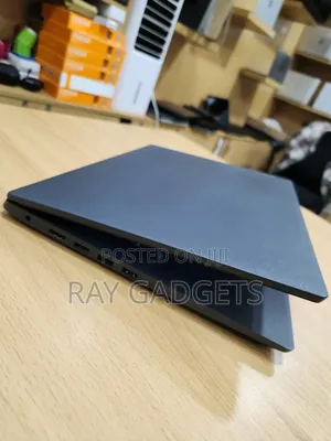 New Laptop Lenovo V145 8GB Intel Core i5 SSD 256GB