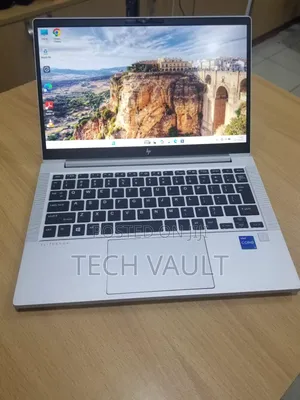 New Laptop HP EliteBook 830 G9 16GB Intel Core i5 SSD 512GB