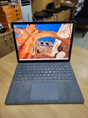 New Laptop Microsoft Surface Laptop 5 8GB Intel Core i7 SSD 256GB