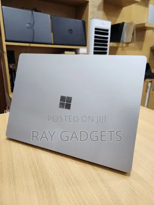 New Laptop Microsoft Surface Laptop 5 8GB Intel Core i7 SSD 256GB