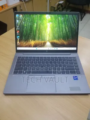 New Laptop HP ZBook Firefly G8 16GB Intel Core i7 SSD 512GB