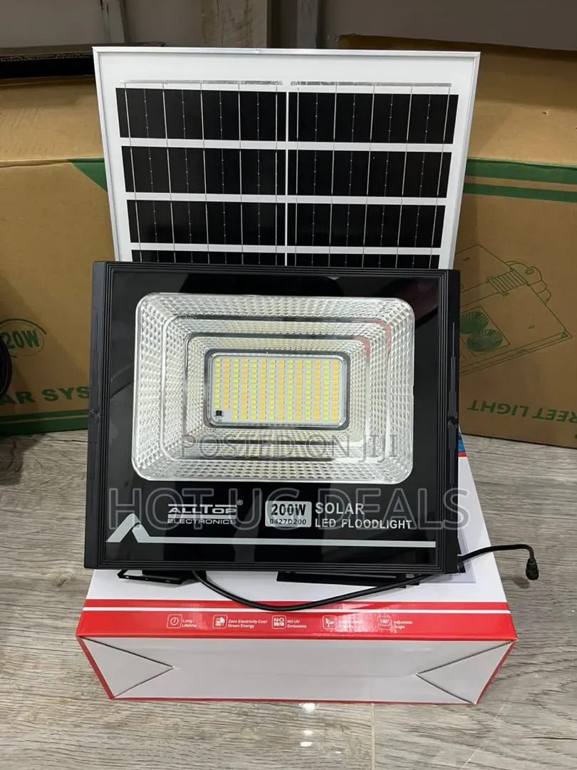 200W Solar LED Floodlight for Outdoor Security and Lighting.