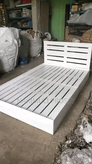 White Four by Six Pallet Bed 4by6