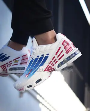 Nike Air Max Plus 3 Vivid Blue Gradient Sneakers