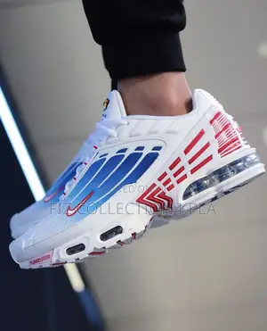 Nike Air Max Plus 3 Vivid Blue Gradient Sneakers