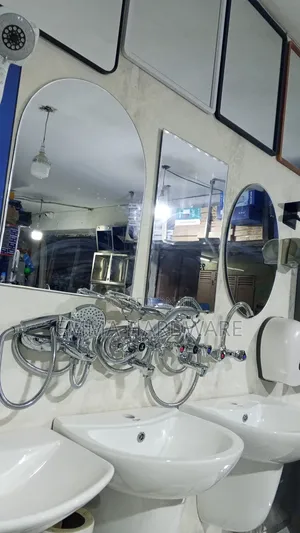 Bathroom Mirrors Good Quality ( All Types)