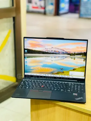 Laptop Lenovo ThinkPad E16 G1 16GB AMD Ryzen 5 SSD 512GB