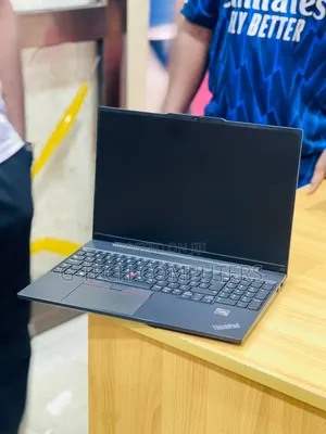 Laptop Lenovo ThinkPad E16 G1 16GB AMD Ryzen 5 SSD 512GB