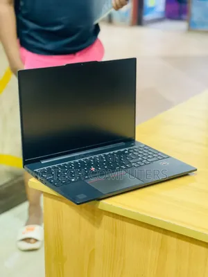 Laptop Lenovo ThinkPad E16 G1 16GB AMD Ryzen 5 SSD 512GB