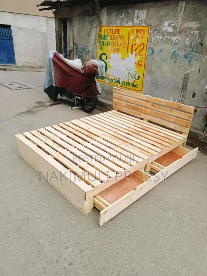 5by6 Pallet Bed With 2 Drawers