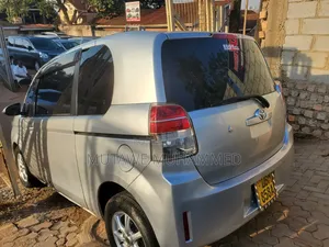 Toyota Spade 2012 Silver