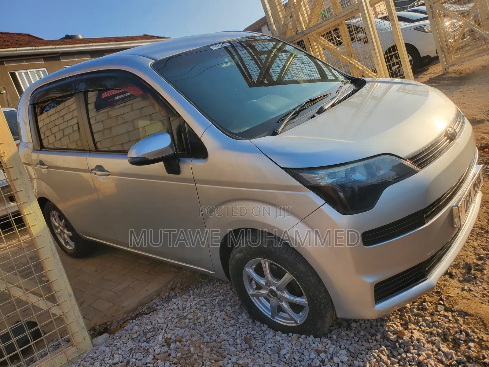 Toyota Spade 2012 Silver