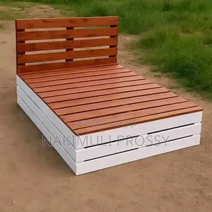 White and Brown 4by6 Pallet Bed