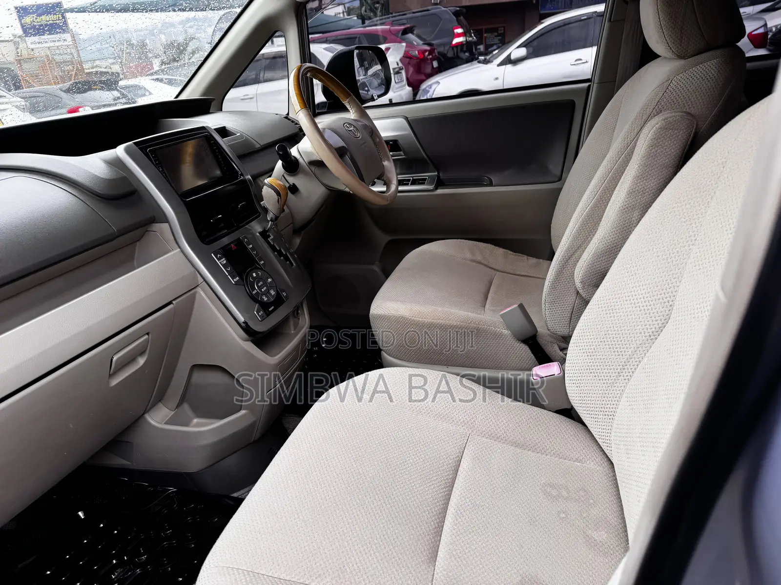 Toyota Noah 2009 Silver