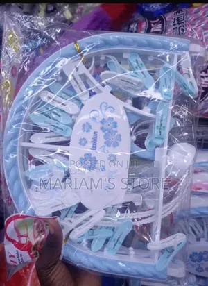 Foldable, Circular Clothes Peg Hanger Rack.