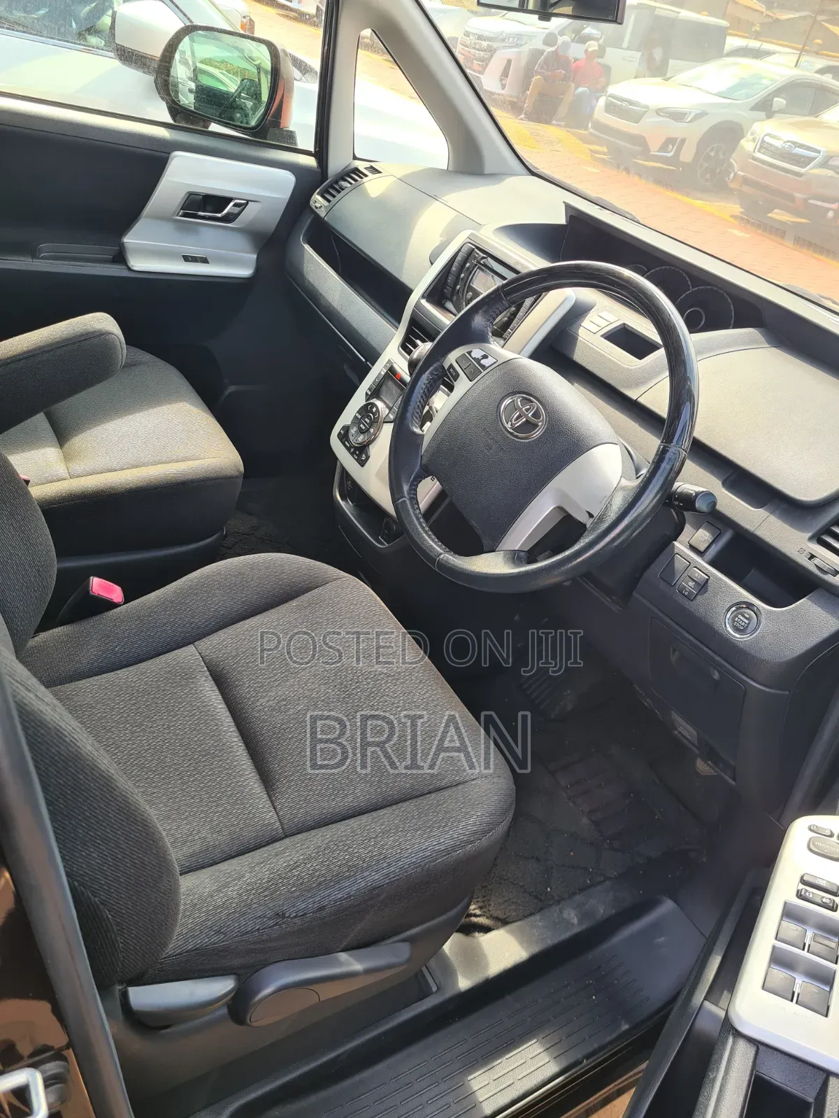 Toyota Noah 2013 Maroon