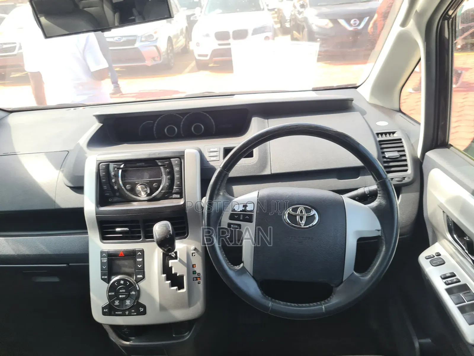 Toyota Noah 2013 Maroon