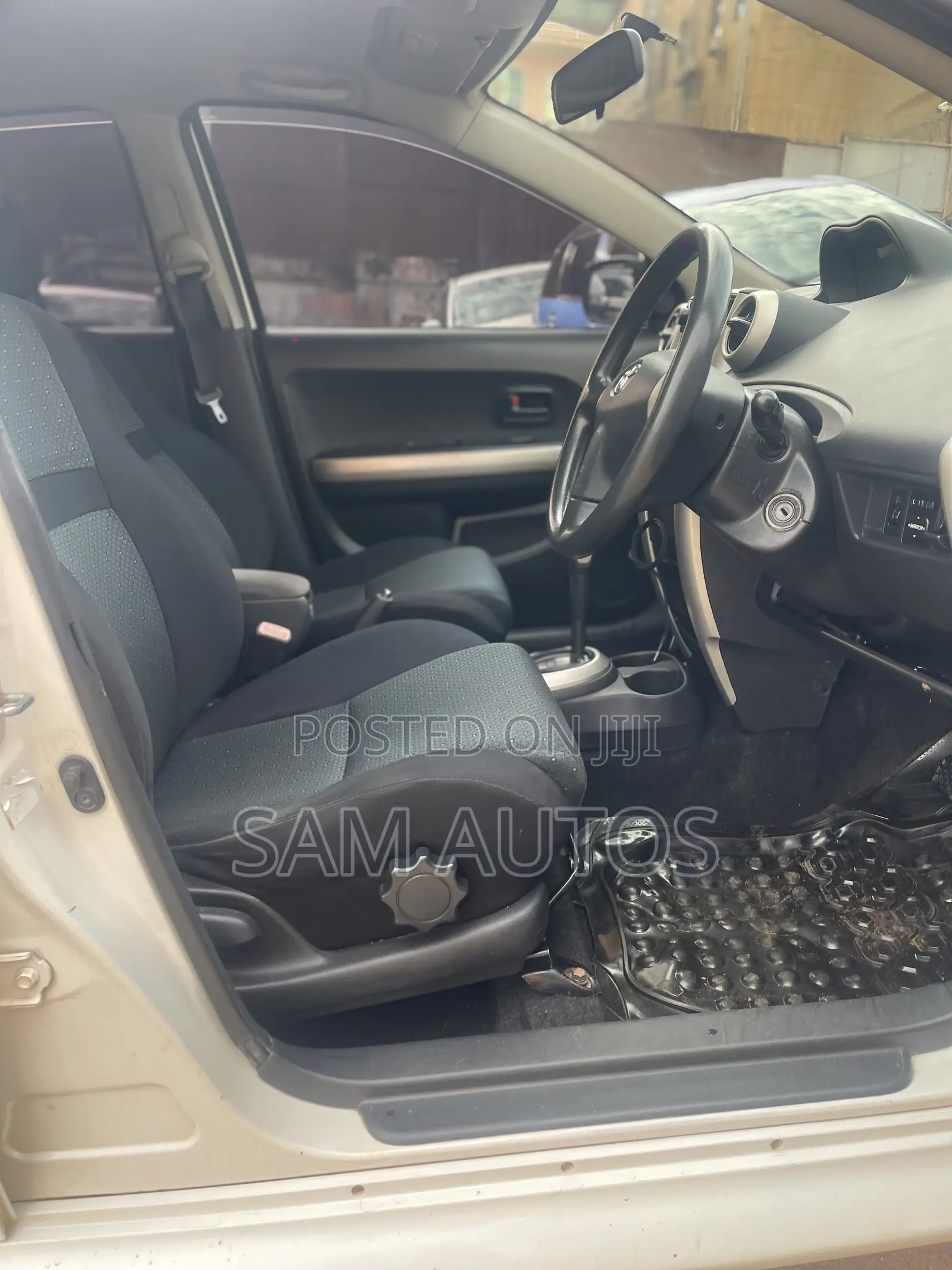 Toyota IST 2003 White