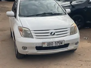 Toyota IST 2003 White