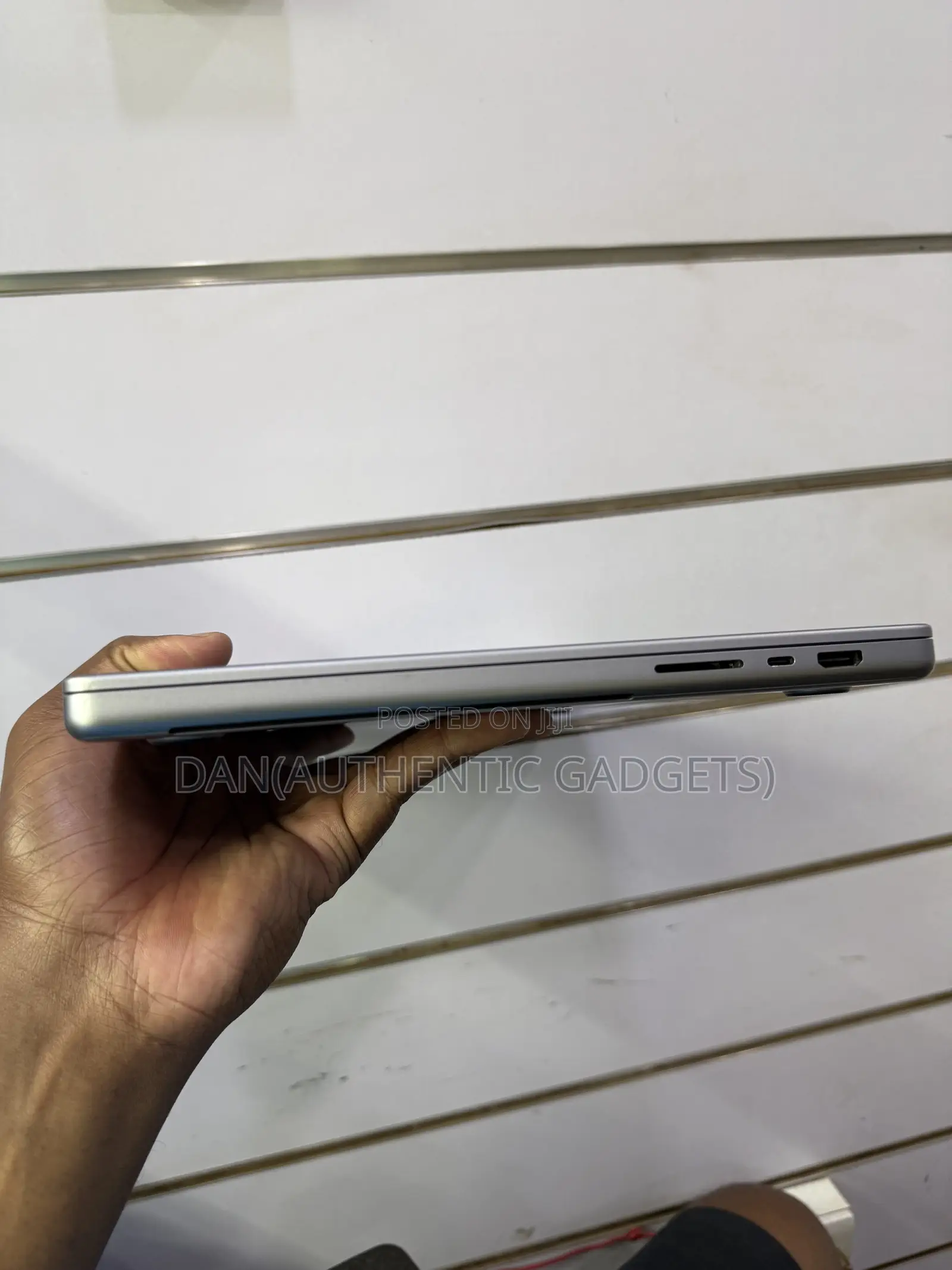 Laptop Apple MacBook Pro 2021 M1 Max 16GB Apple M1 Pro SSD 1T