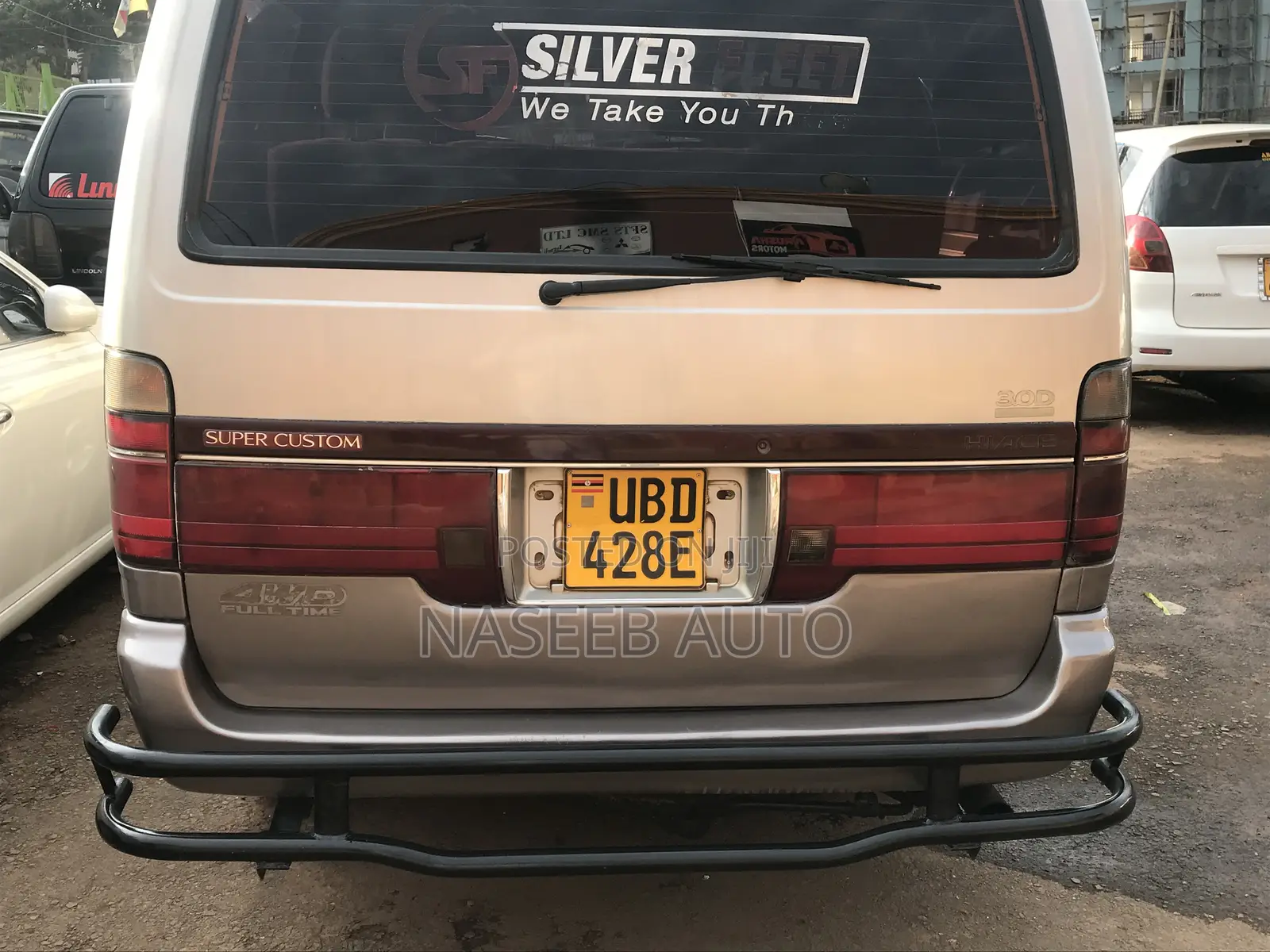Toyota HiAce 2002 Silver
