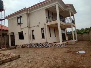 4bdrm Block of Flats in Not An Estate, Ssisa for sale