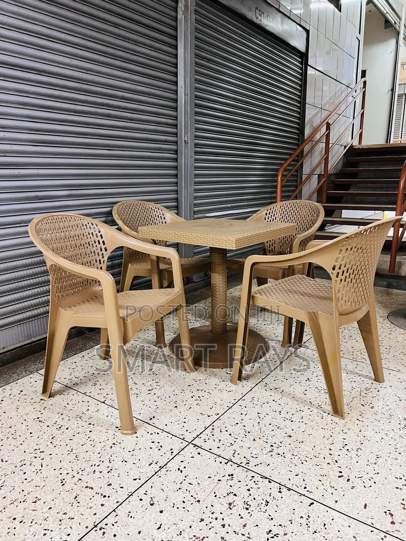 Squared Plastic Table Set With 4-Chairs