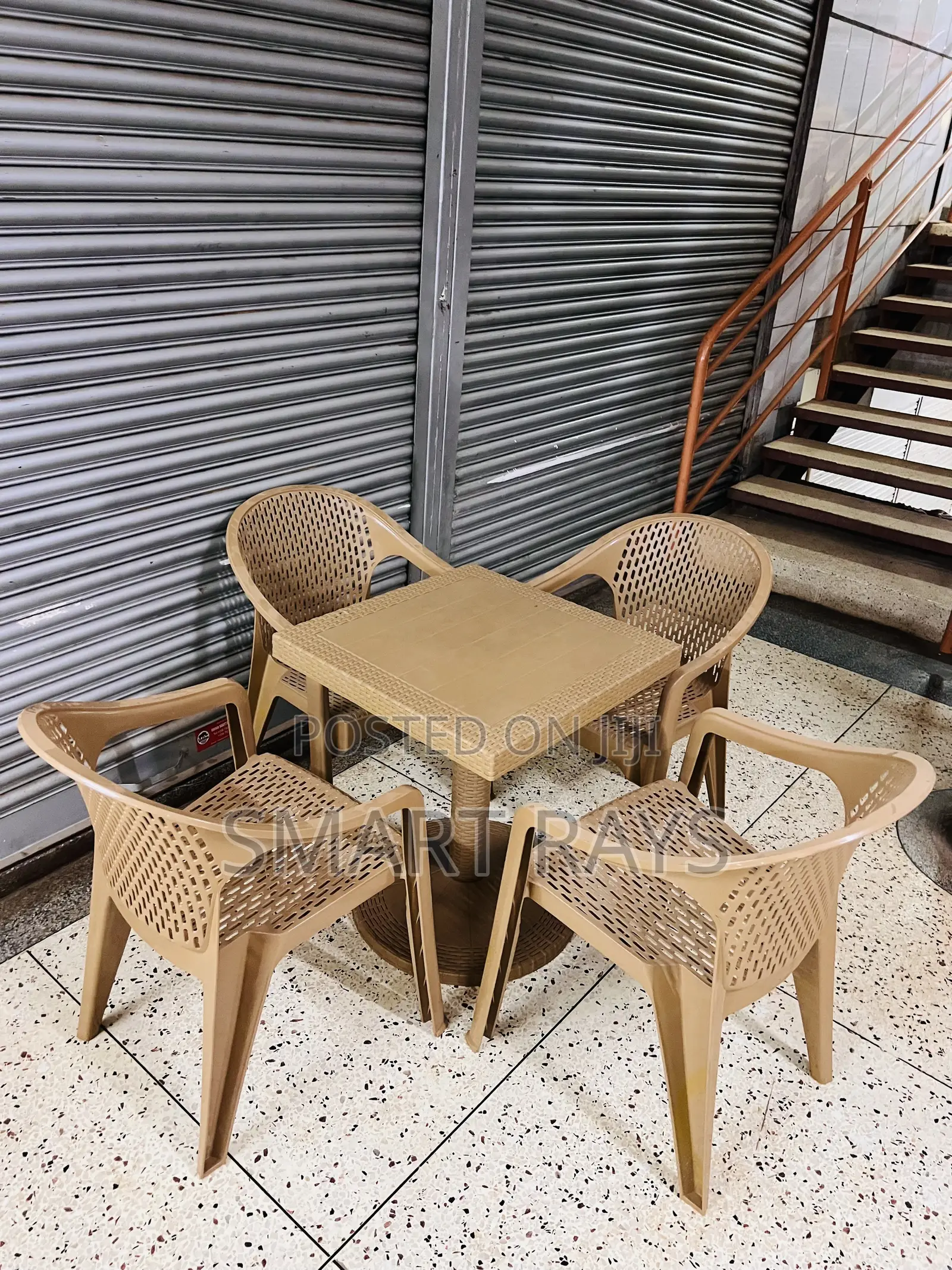 Squared Plastic Table Set With 4-Chairs