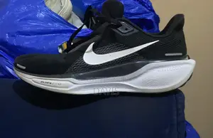 Original Nike Invincible Run 3 Size 43 - Black/White