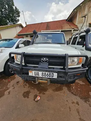 Toyota Land Cruiser 2015 White