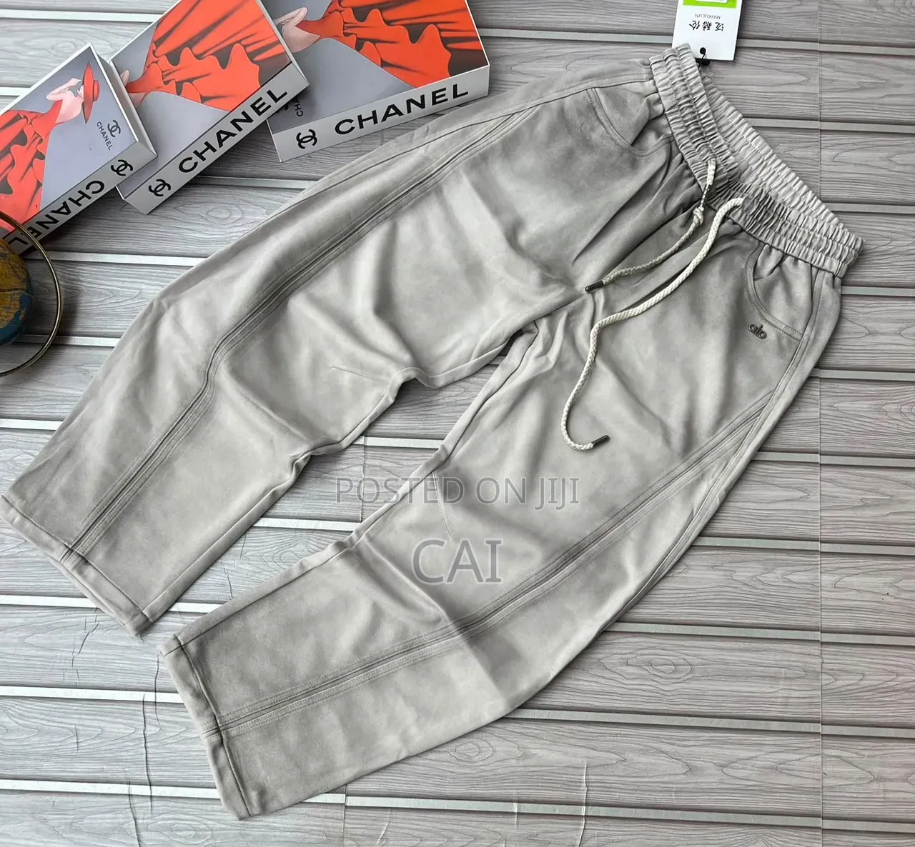 Black Relaxed-Fit Jogger Sweatpants