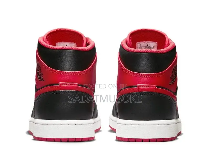 Air Jordan 1 Mid 'Alternate Bred'