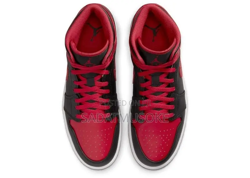 Air Jordan 1 Mid 'Alternate Bred'
