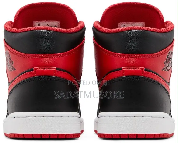 Air Jordan 1 Mid 'Alternate Bred'