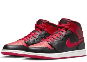 Air Jordan 1 Mid 'Alternate Bred'