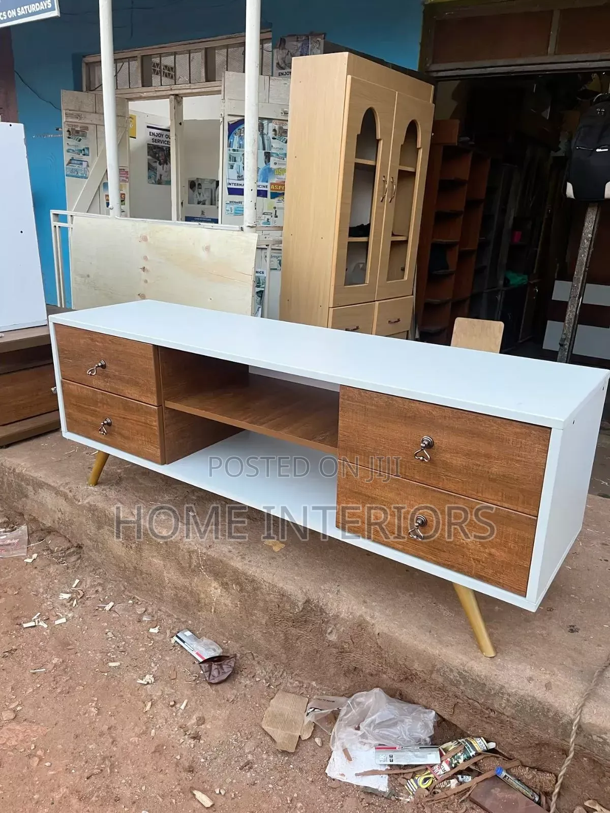 Tvstand in Double Color