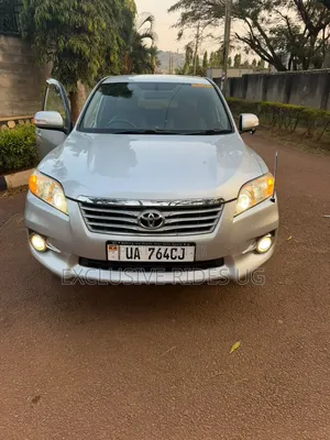Toyota Vanguard 2012 Silver