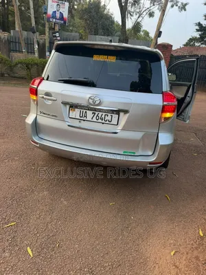 Toyota Vanguard 2012 Silver