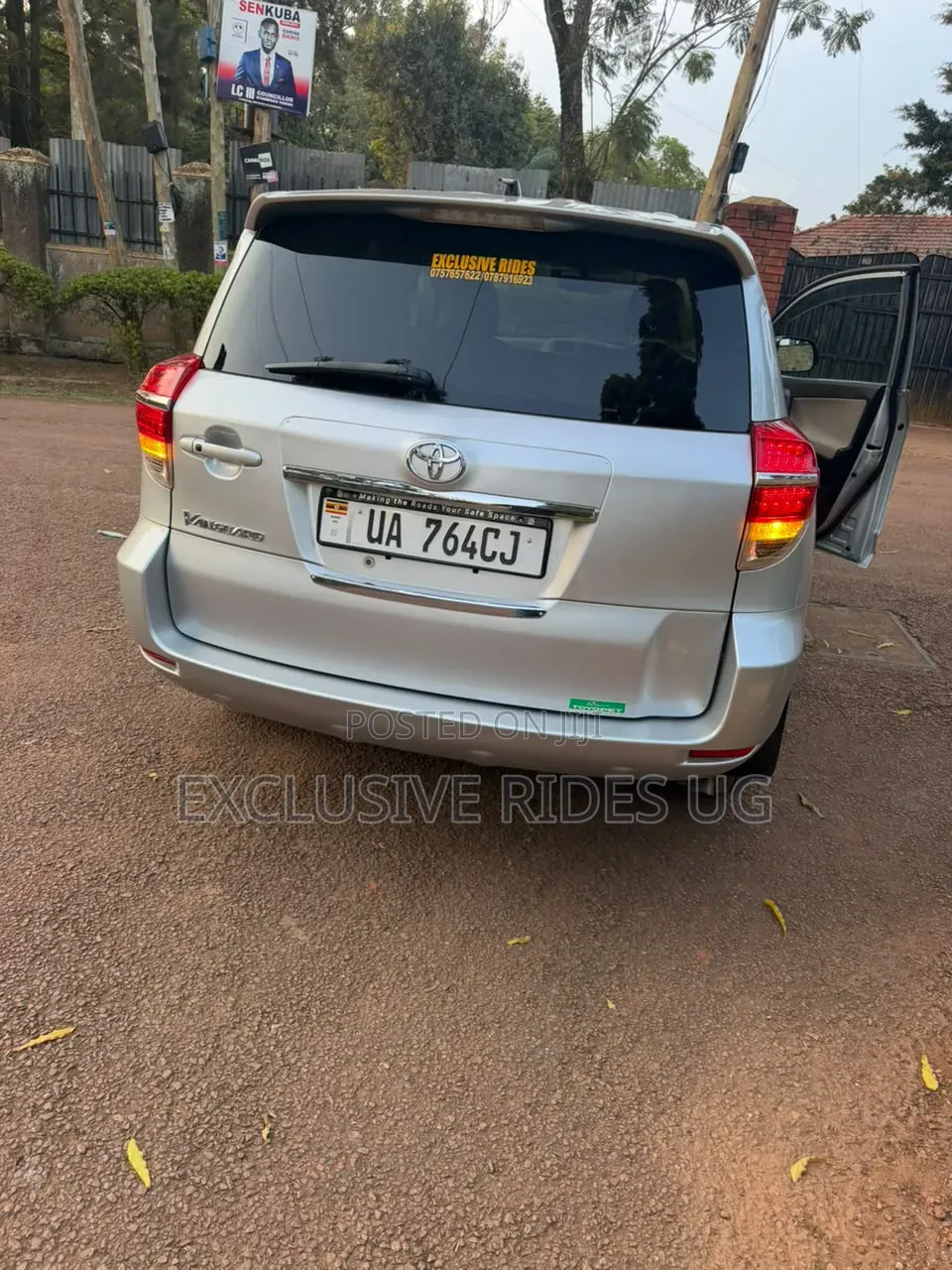 Toyota Vanguard 2012 Silver