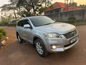 Toyota Vanguard 2012 Silver