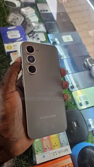 Tecno Spark 40 Pro 128 GB Gray
