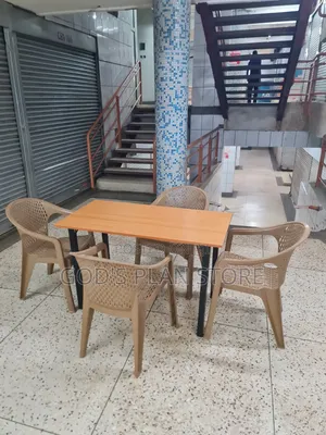 Cafe Restaurant/Hotels Wooden Foldable Dining Table and Chairs