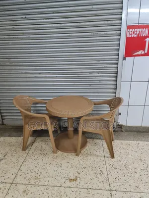 Restaurant/Hotels Bars Plastic Table With 2 Chairs