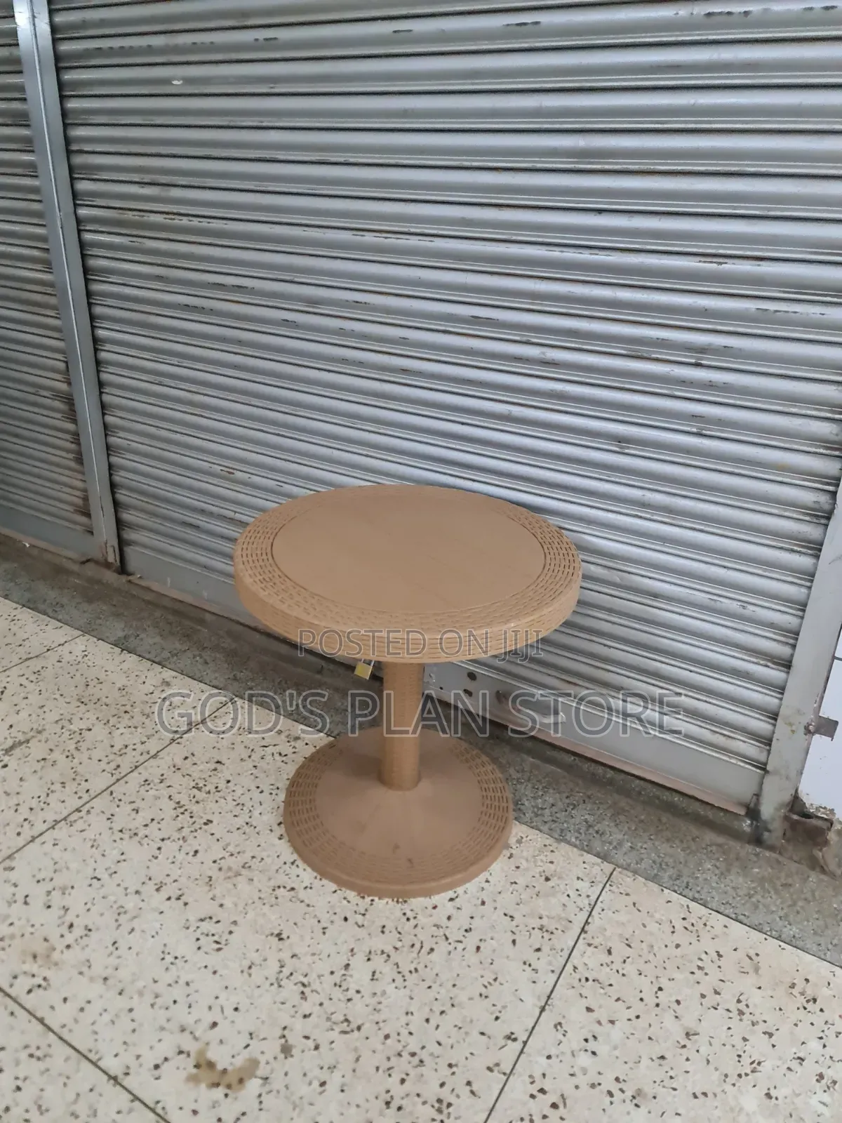 Vegas Round Plastic Table Plastic Table 4people