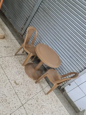 Homiboss Dining Plastic Table and Chairs Plastic Table and Chairs