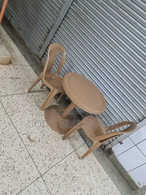 Homiboss Dining Plastic Table and Chairs Plastic Table and Chairs