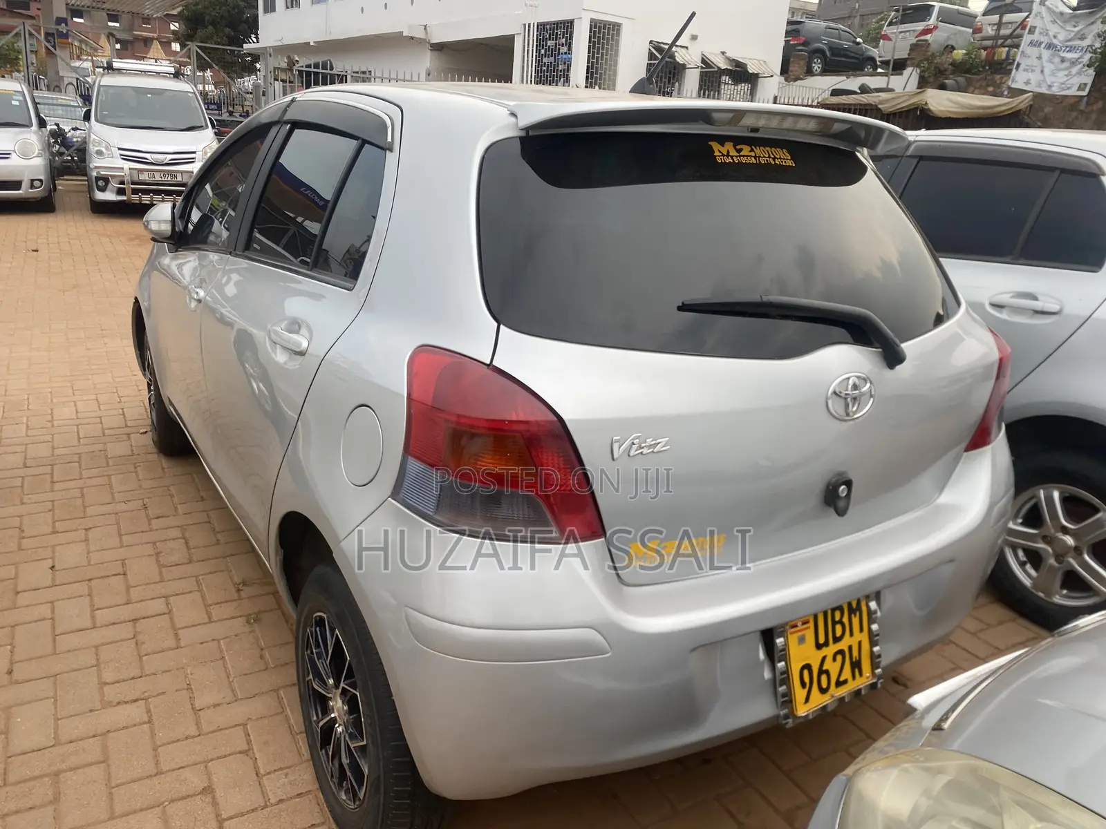 Toyota Vitz 2012 Silver